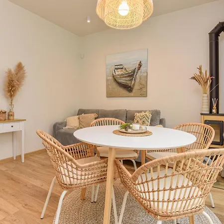 Jaukus Pajurio Namelis Boho House Su Baseinu Ferienhaus *